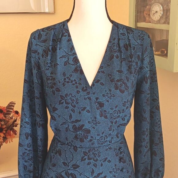 Ann Taylor Floral Buttoned Dress - Picture 3 of 13